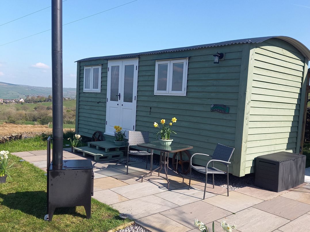 The Journeyman Luxury Shepherds Hut