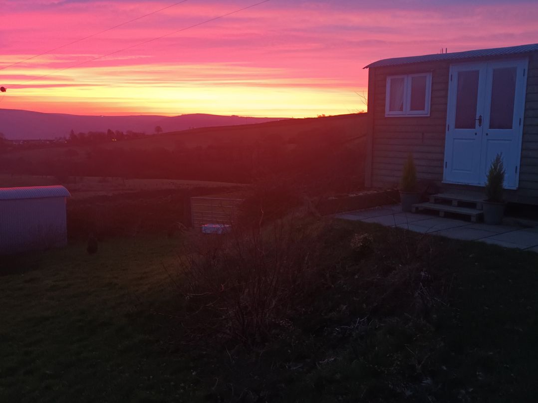 The Journeyman Luxury Shepherds Hut