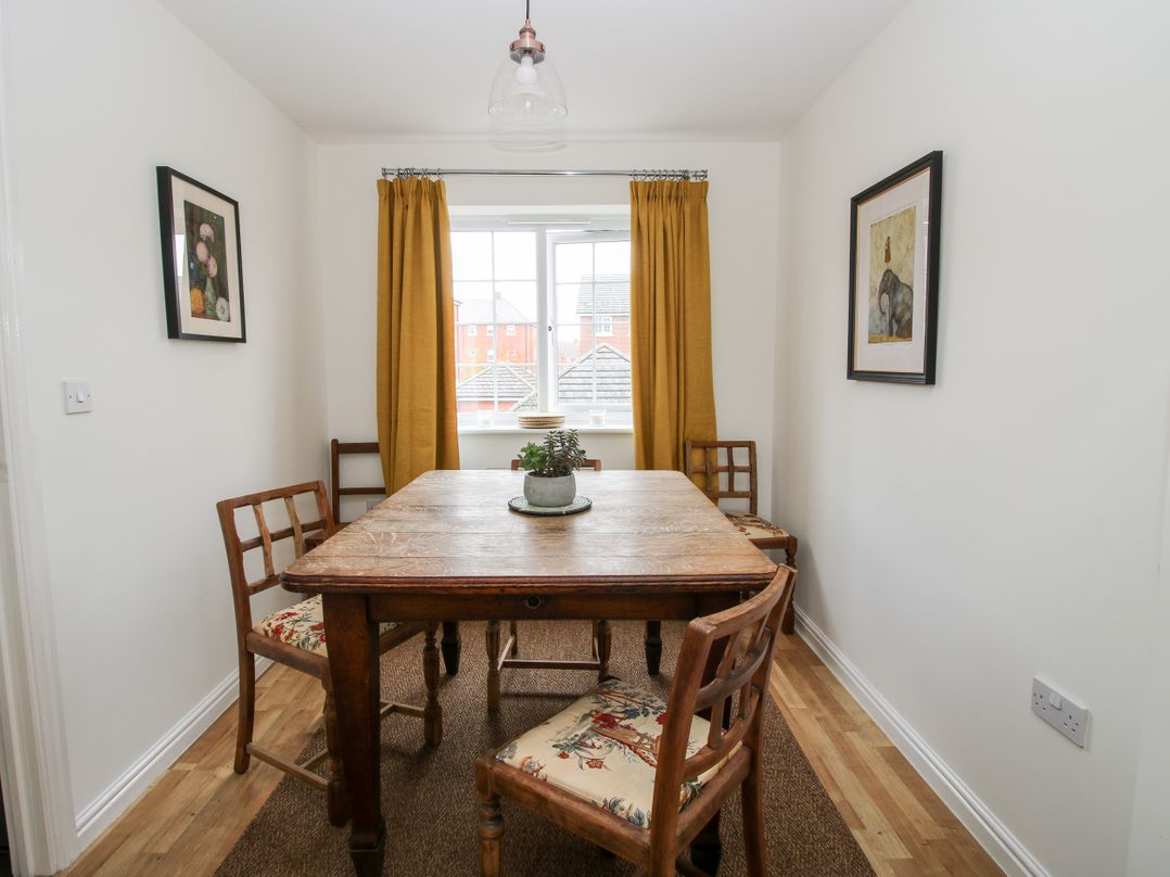 30 Poplar Close