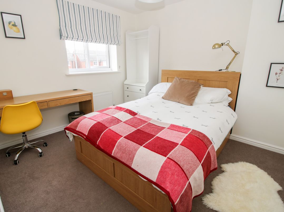 30 Poplar Close