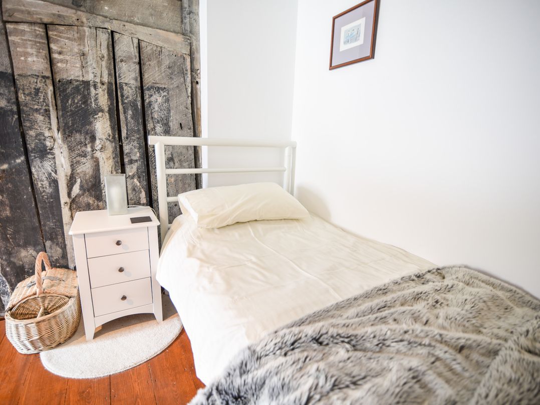 Apt 1 44/45 Coombe Street