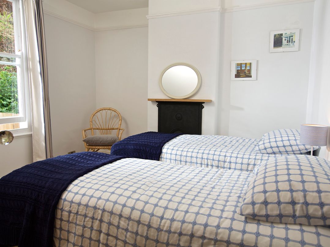 Crew House in Dartmouth, Devon Cottages & Lodges