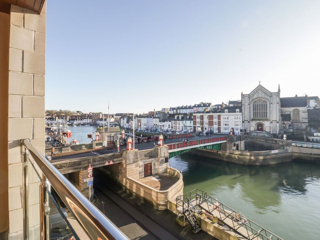 Townbridge Apartment