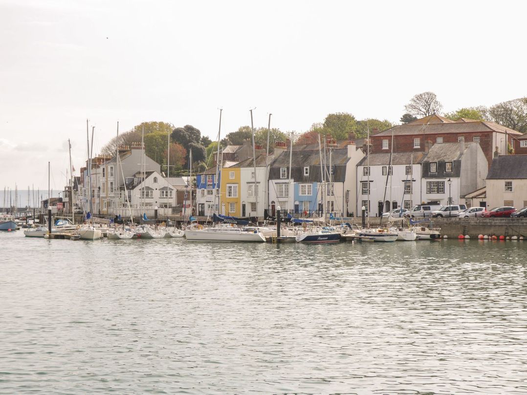 Townbridge Apartment