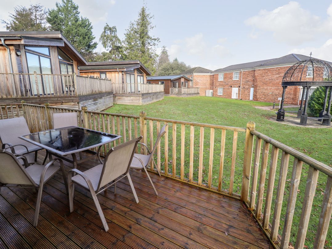 Tanqueray Lodge
