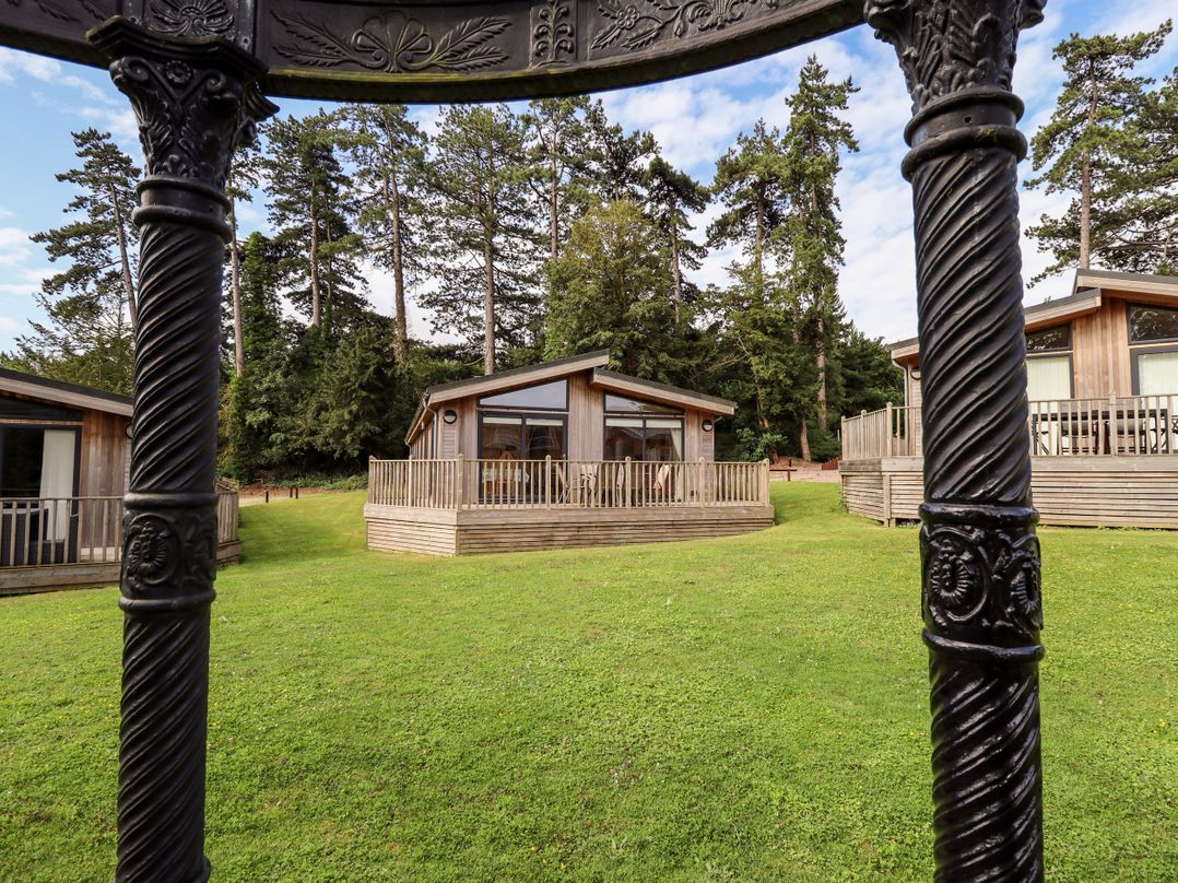 Tanqueray Lodge