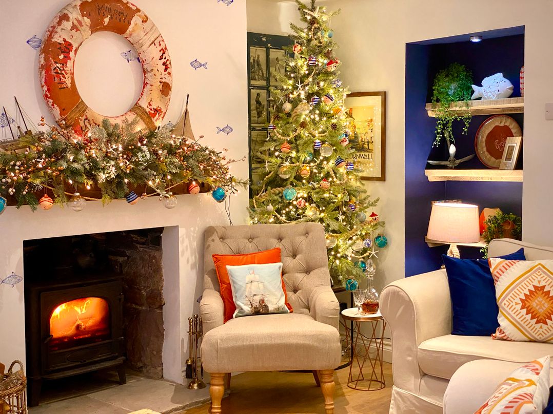 Dog friendly holiday cottage, Kingsand - Sleeps 9