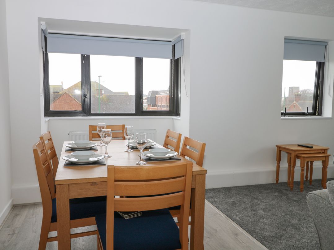 Flat 32 - Marine Court