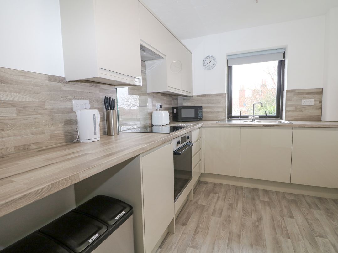 Flat 32 - Marine Court