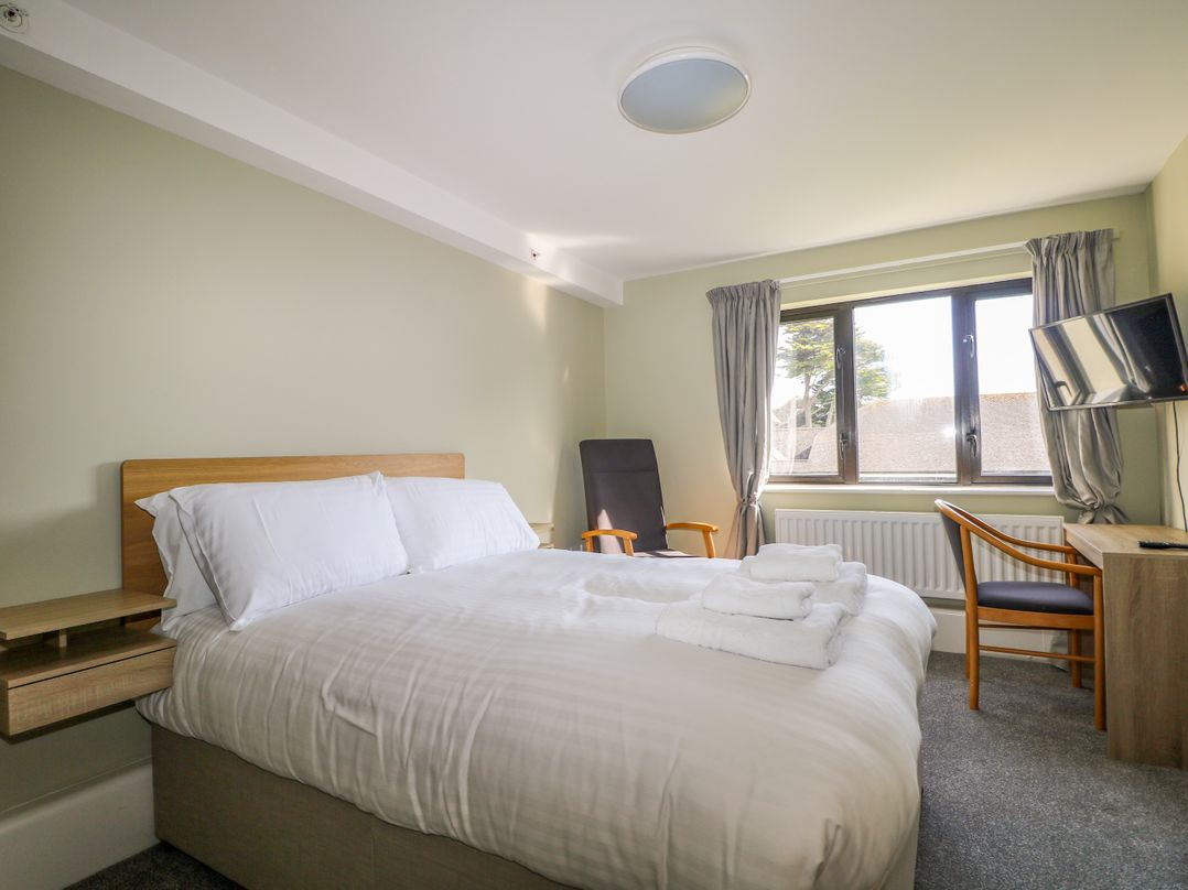 Marine Court Three Bedroom Second-floor Apartment 32
