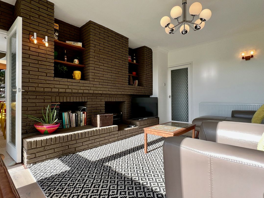 Pant Golau House