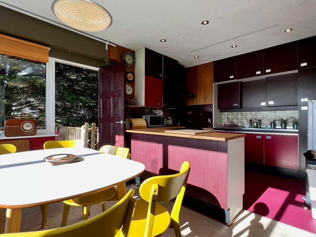 Pant Golau House
