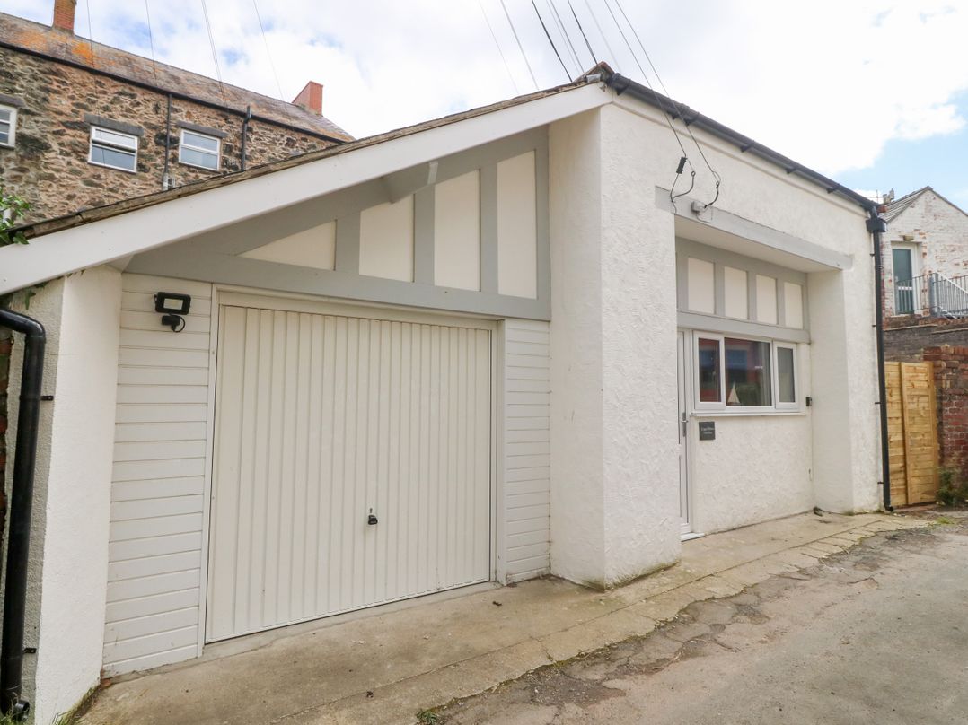 2 Dew Street