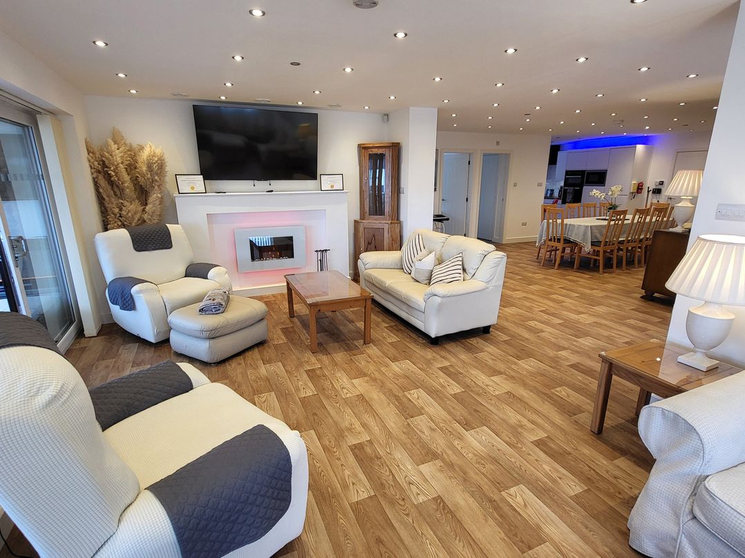Top Of The Lane Luxury Holiday Apartment