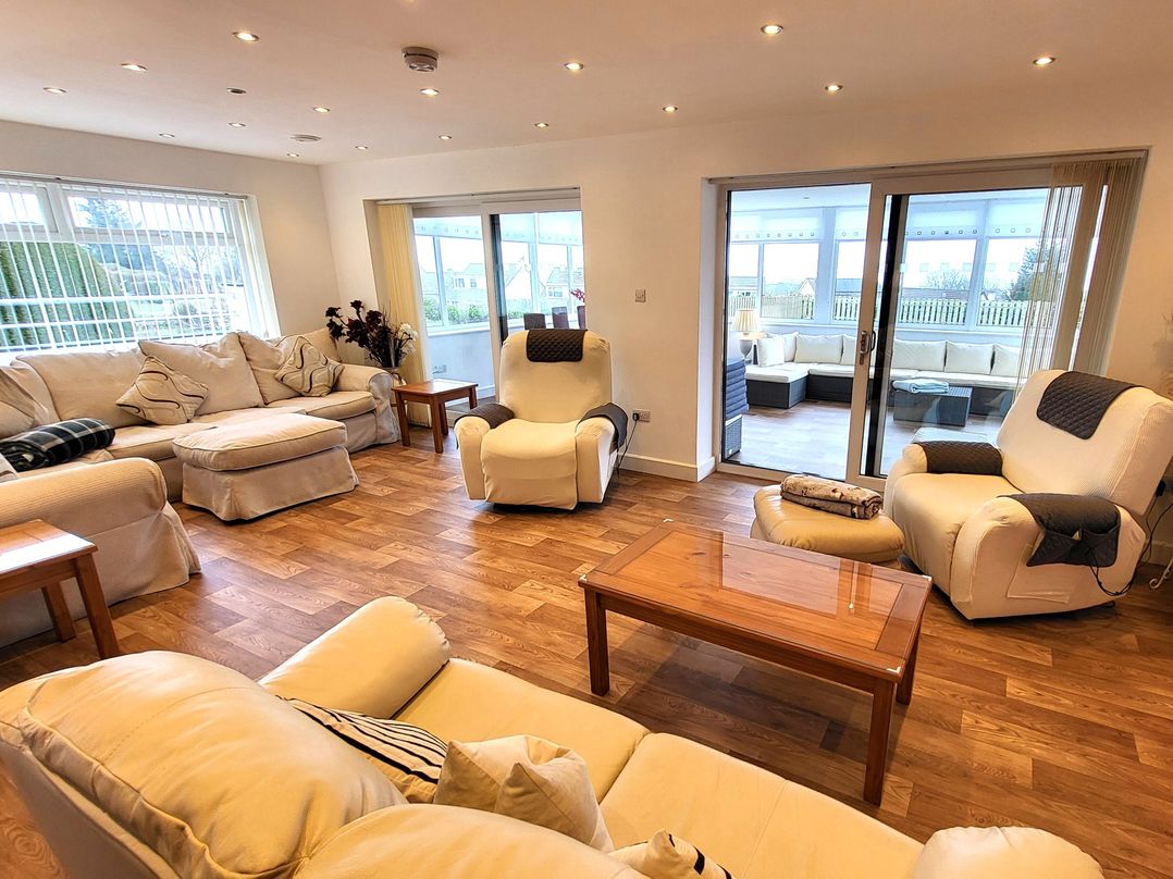Top Of The Lane Luxury Holiday Apartment