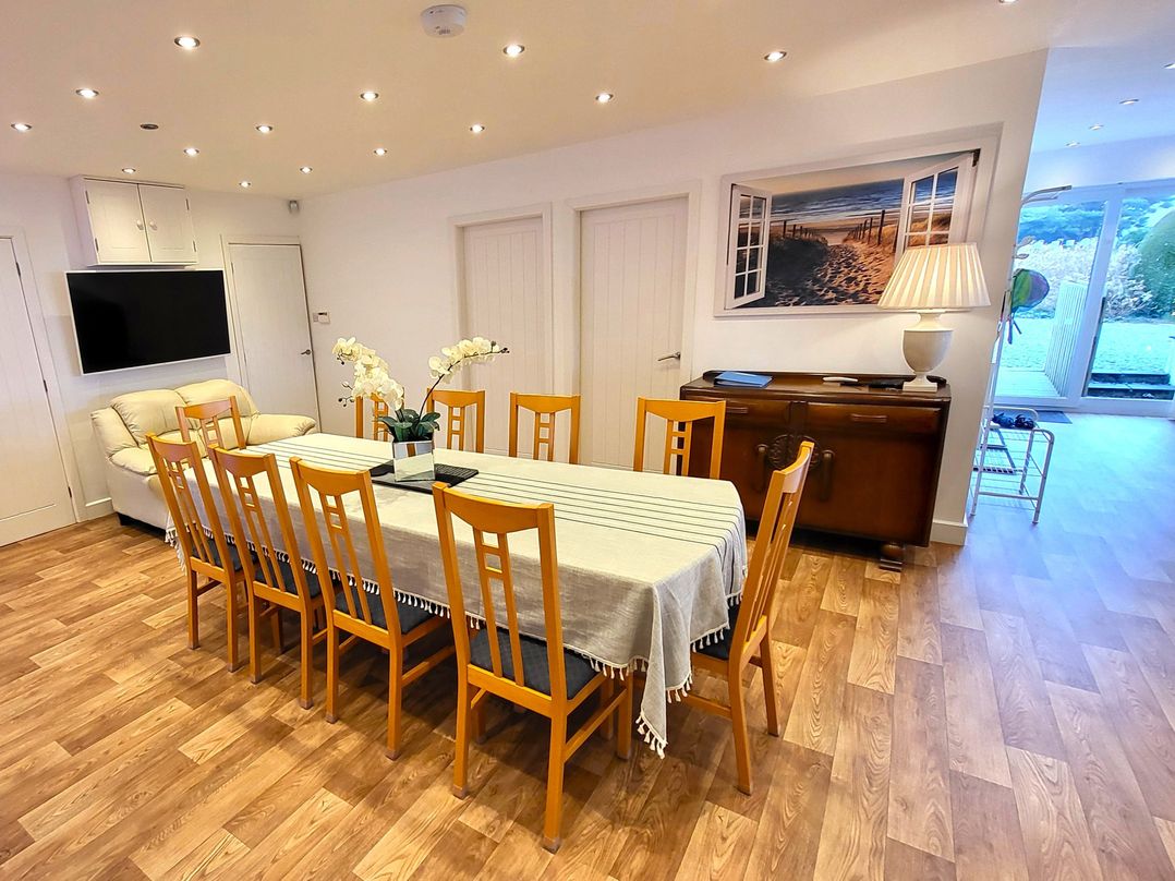 Top Of The Lane Luxury Holiday Apartment