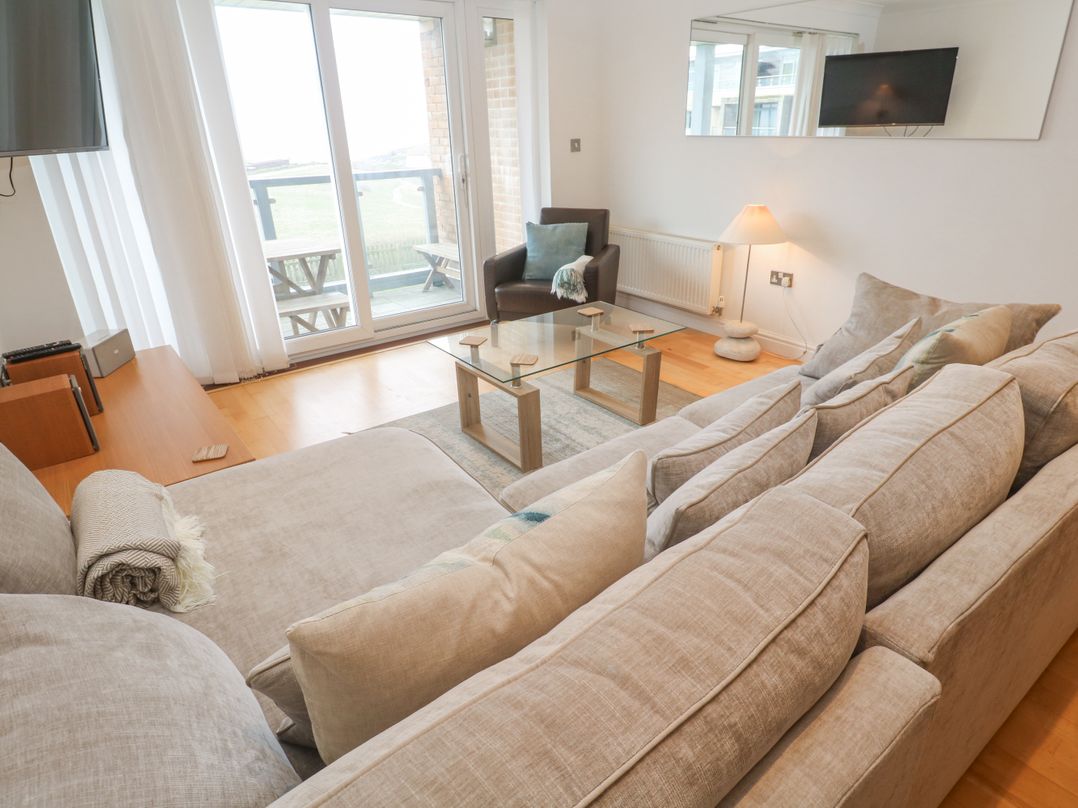 9 Headland Point