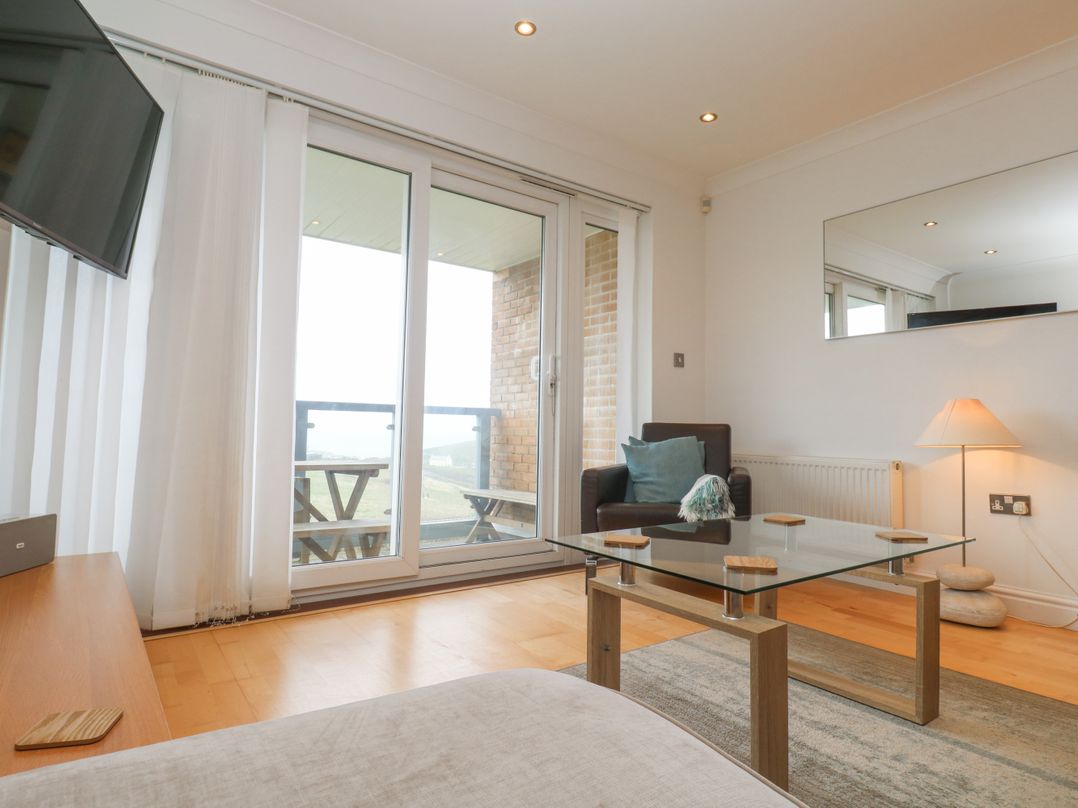 9 Headland Point