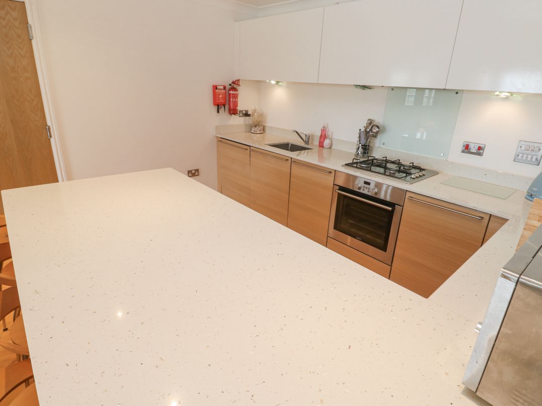 9 Headland Point