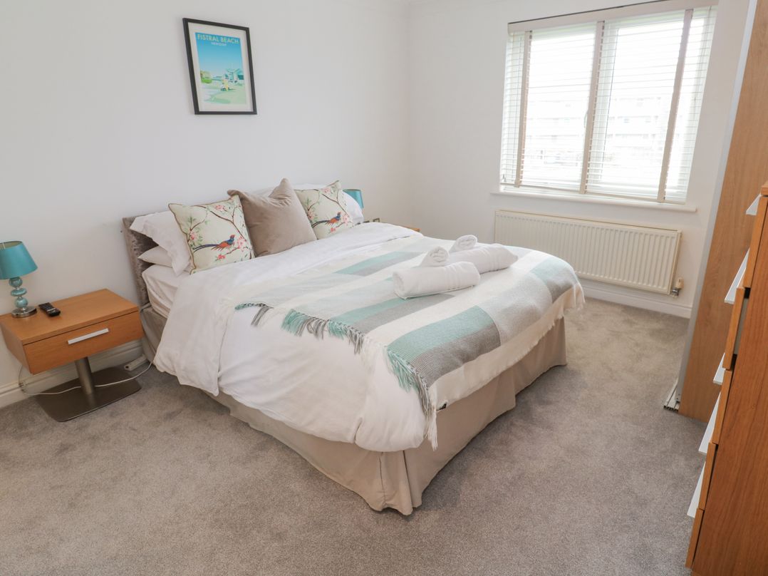 9 Headland Point