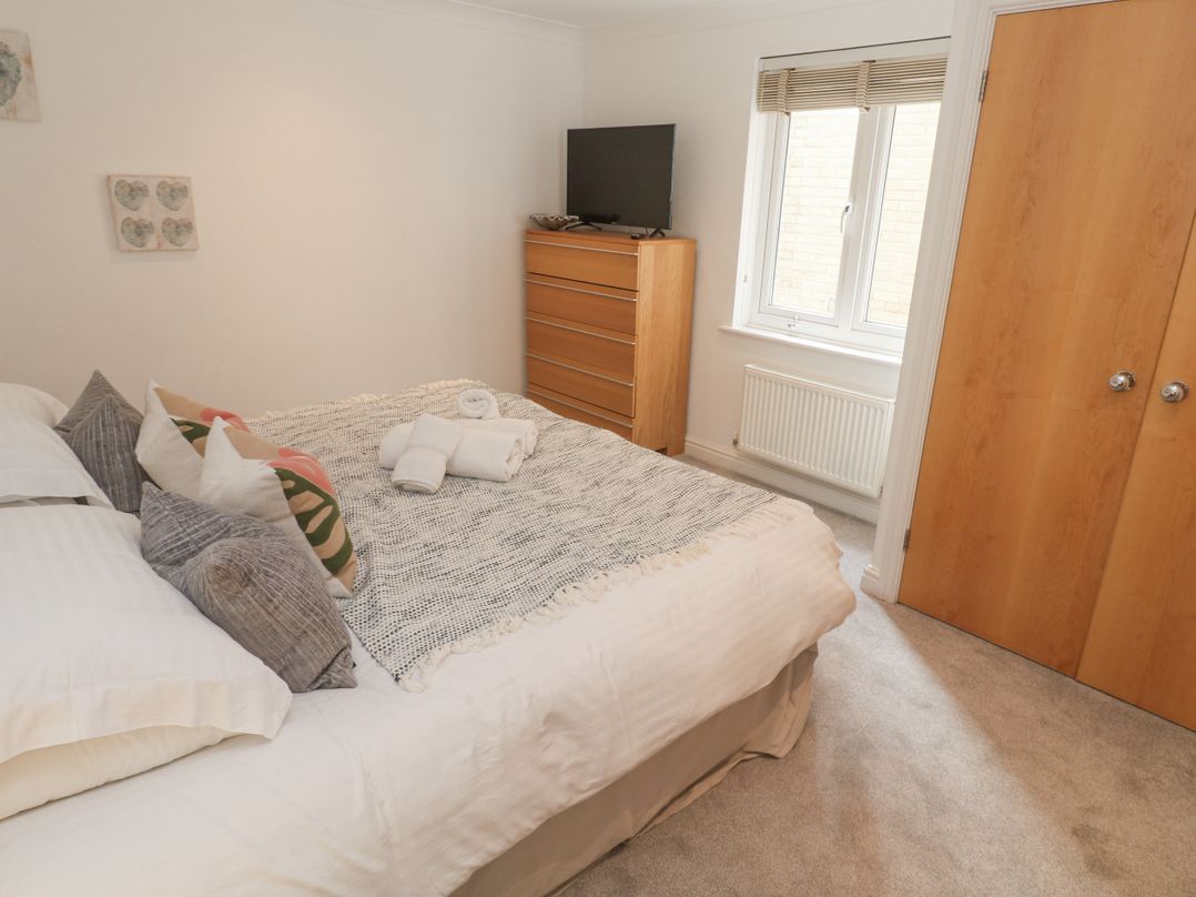 9 Headland Point