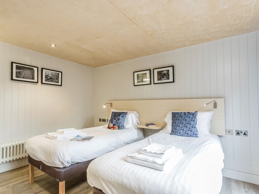 Lodge 1