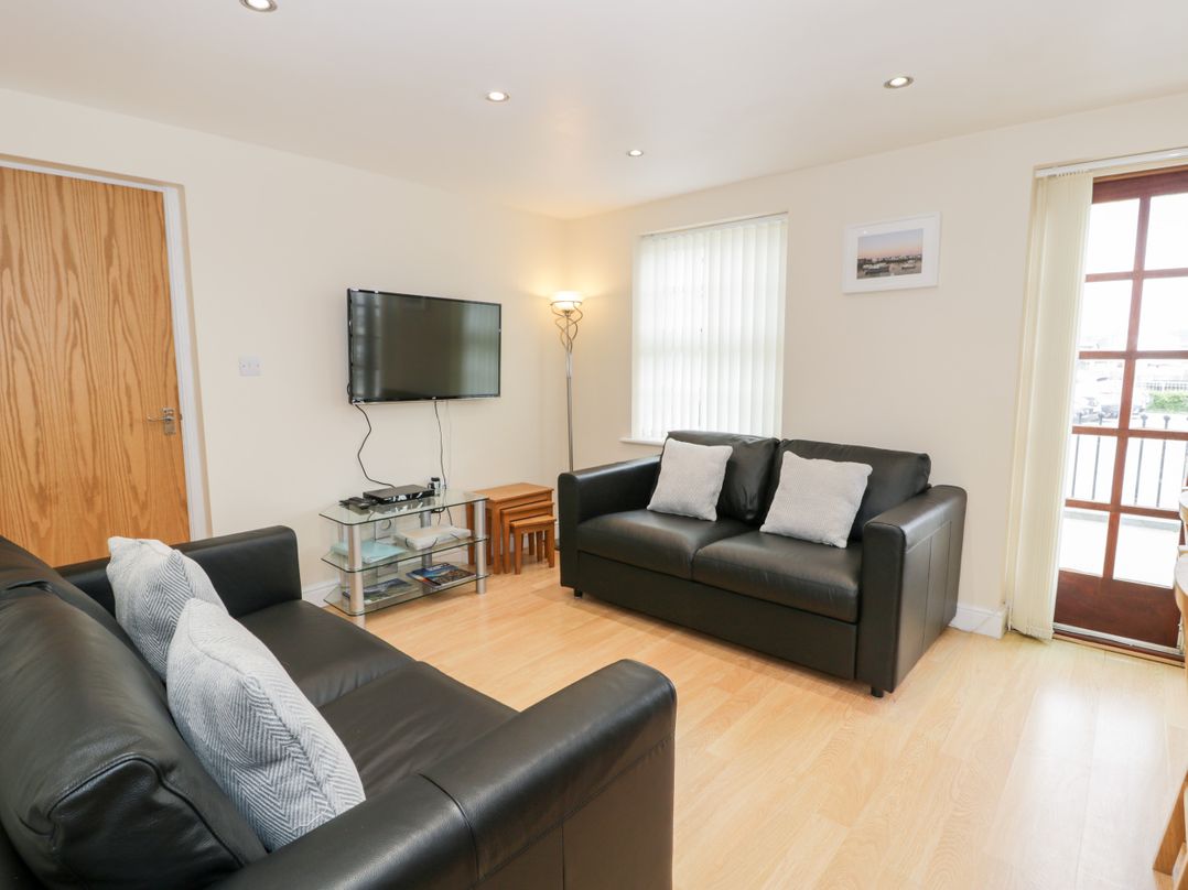 Whistle Stop Apartment