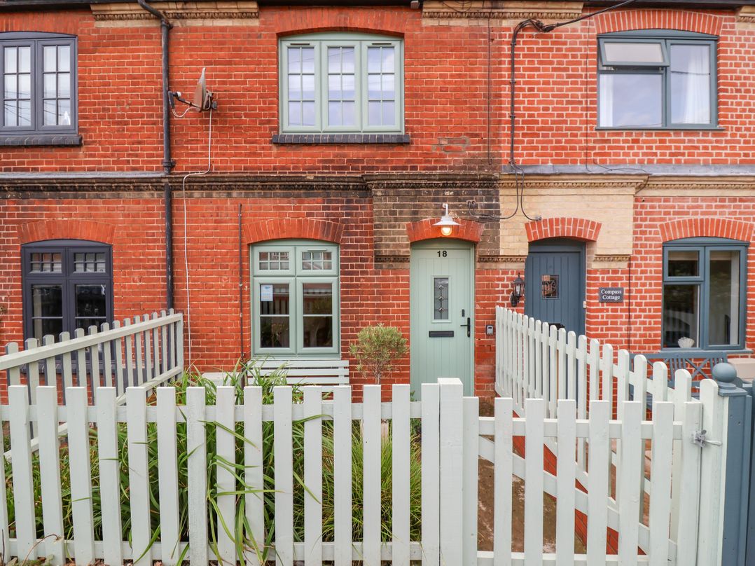 Dog friendly cottage in Aldeburgh, Suffolk - Sleeps 4