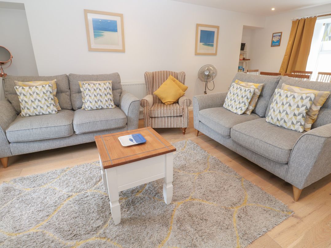 Foundry Cottage In Hayle Harbour