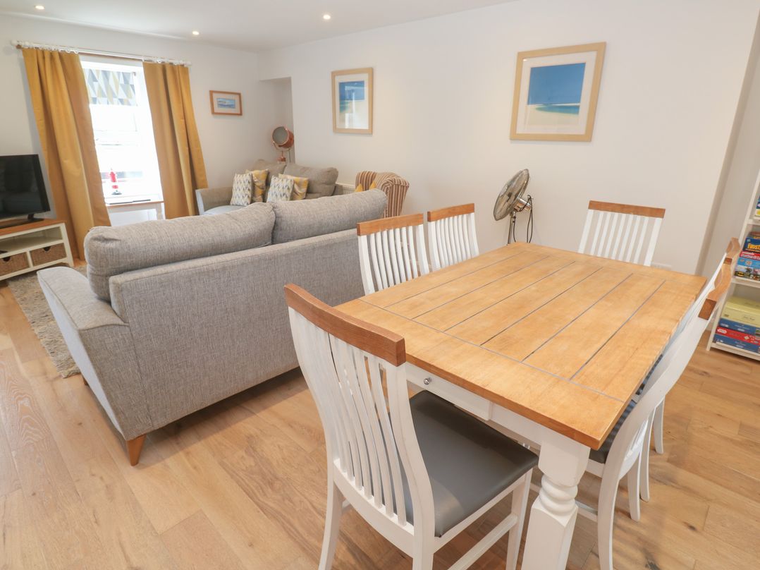 Foundry Cottage In Hayle Harbour