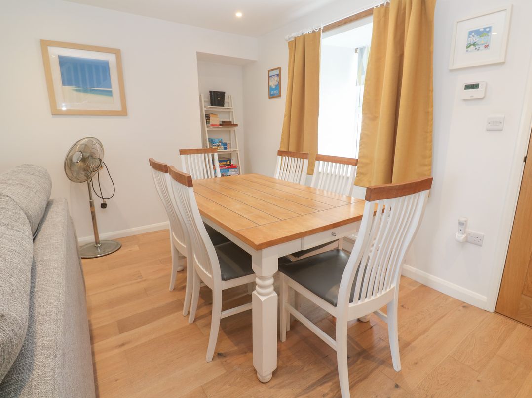 Foundry Cottage In Hayle Harbour