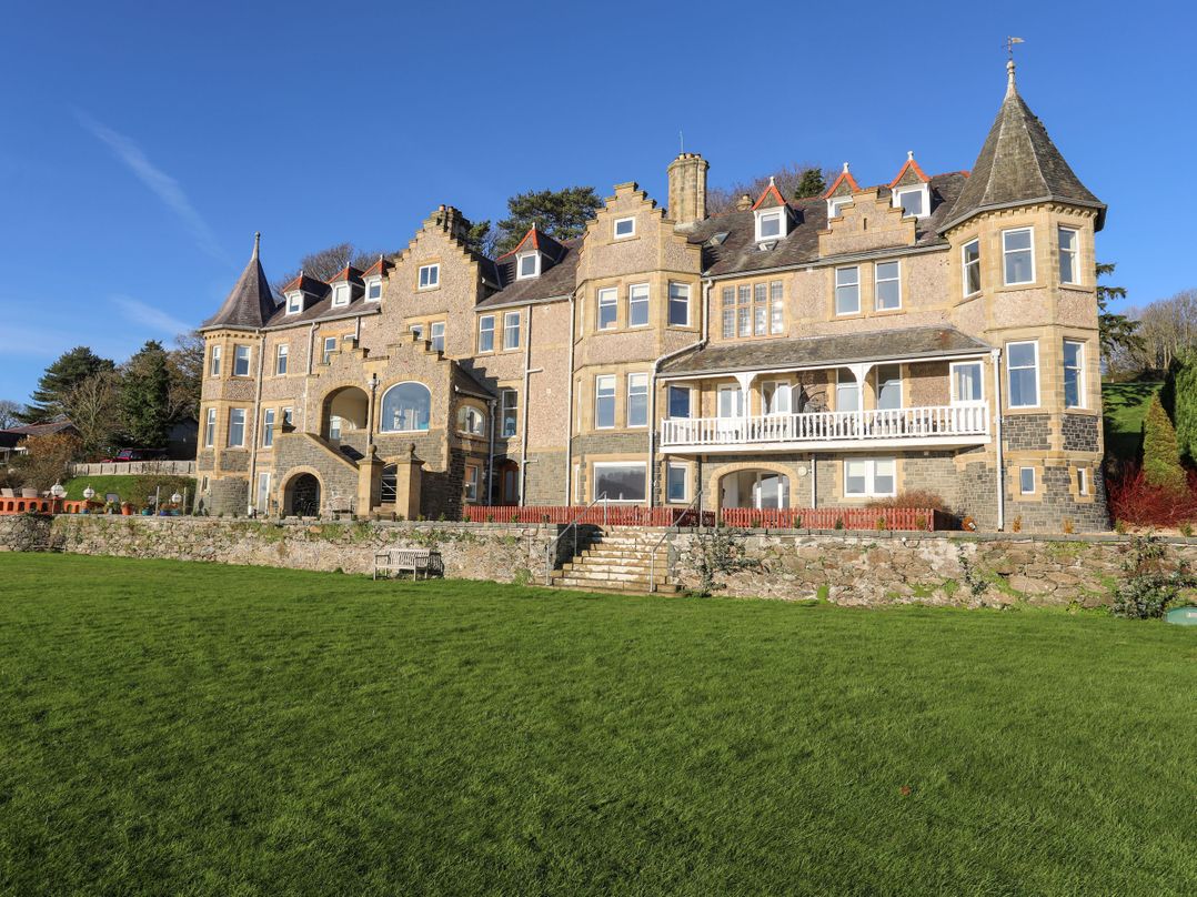 Bryn Mel Manor Straits View