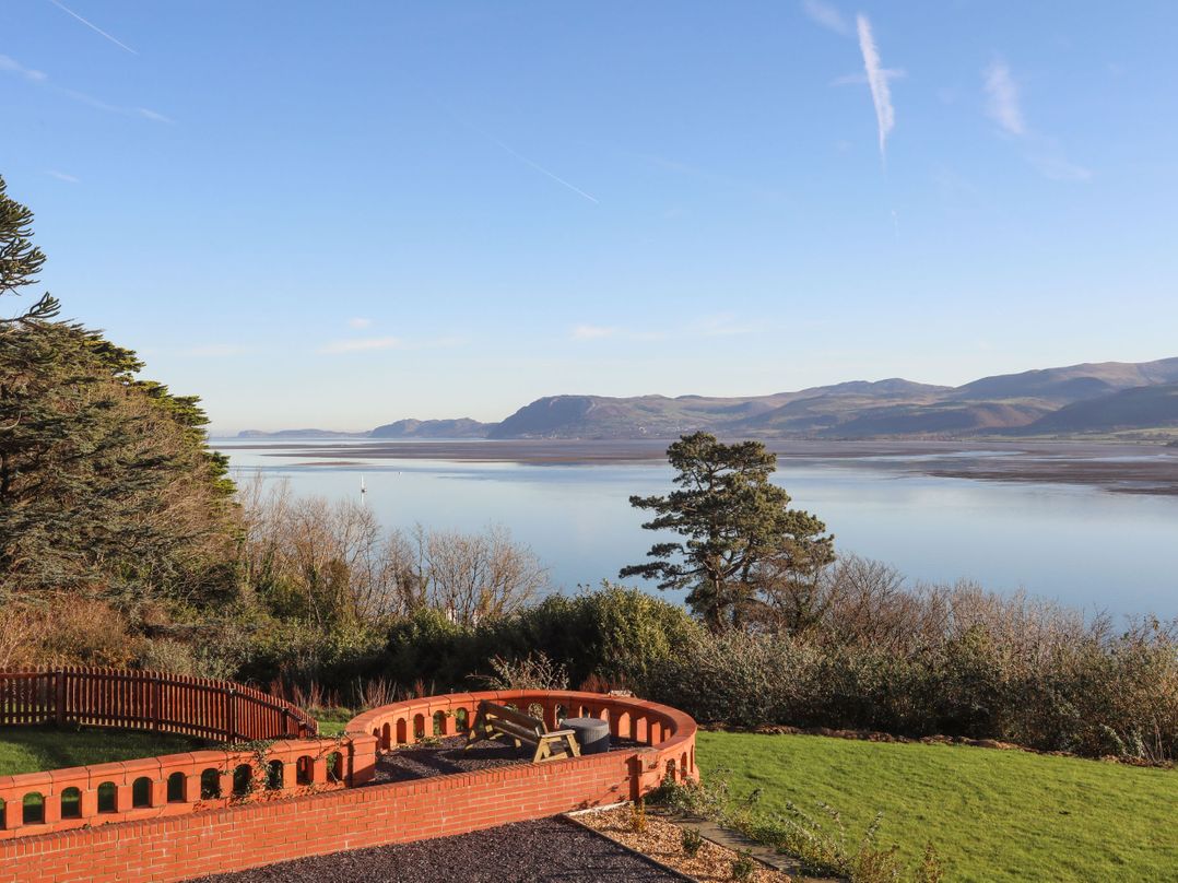 Bryn Mel Manor Straits View