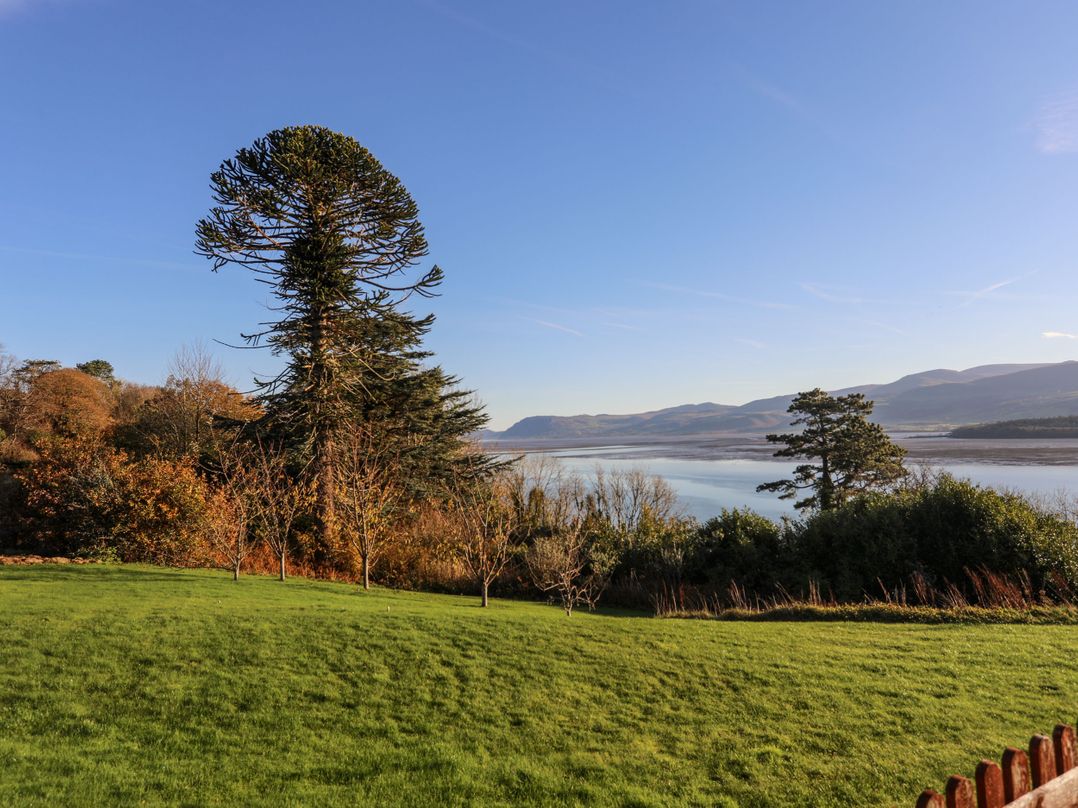 Bryn Mel Manor Straits View