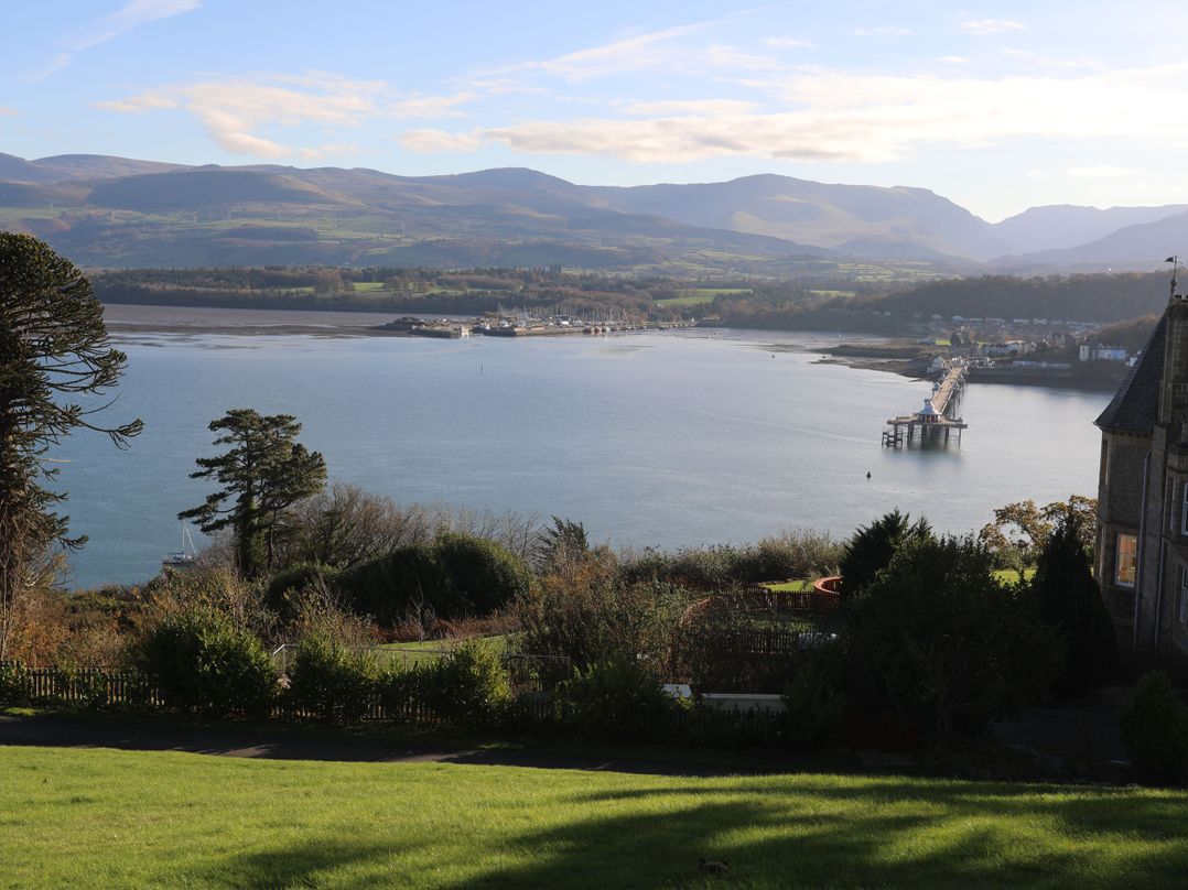 Bryn Mel Manor Straits View