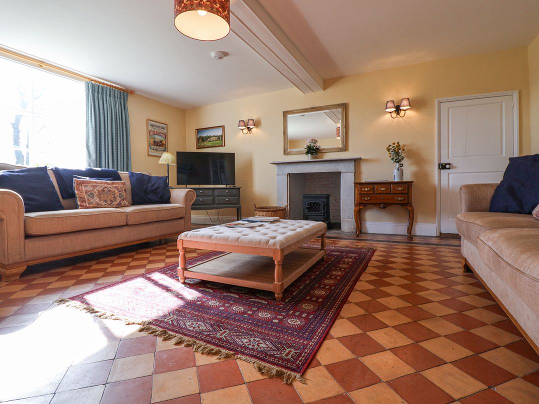 South Grange House - Sleep 16