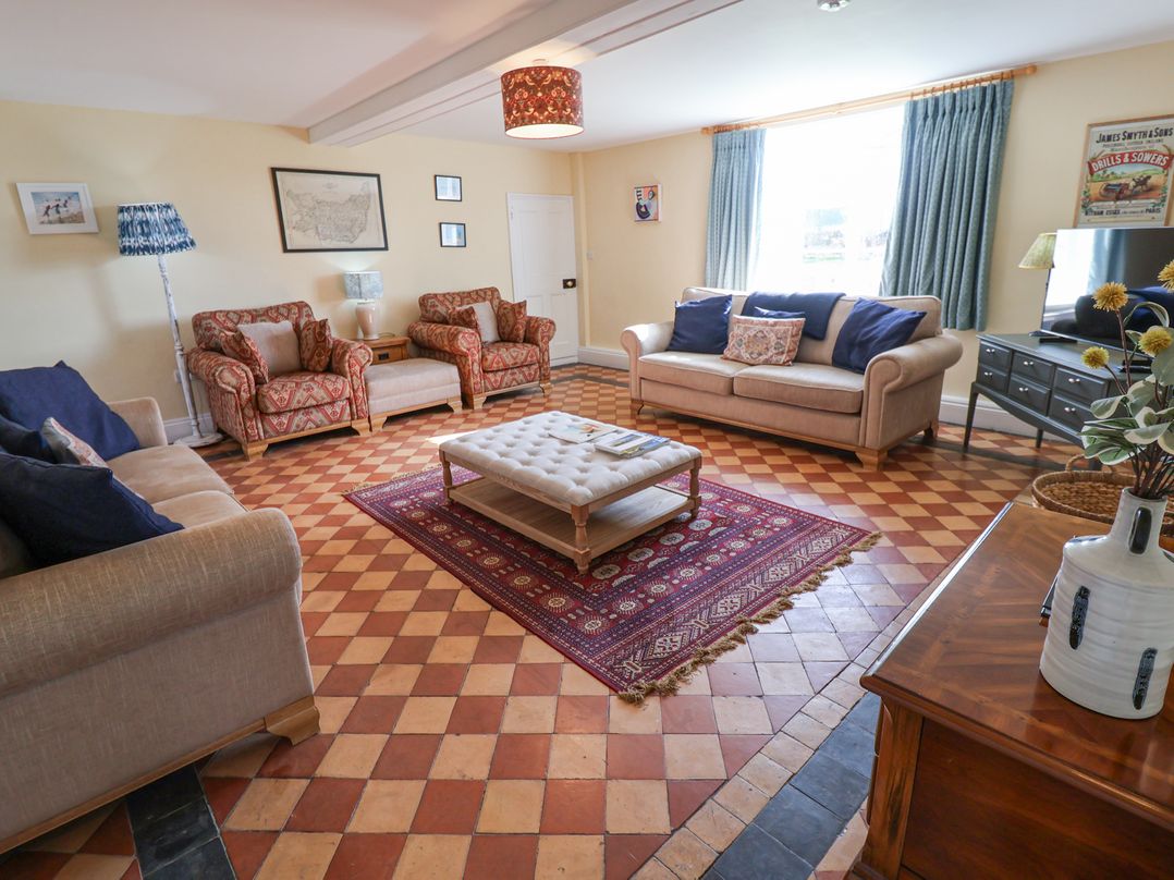 South Grange House - Sleep 16