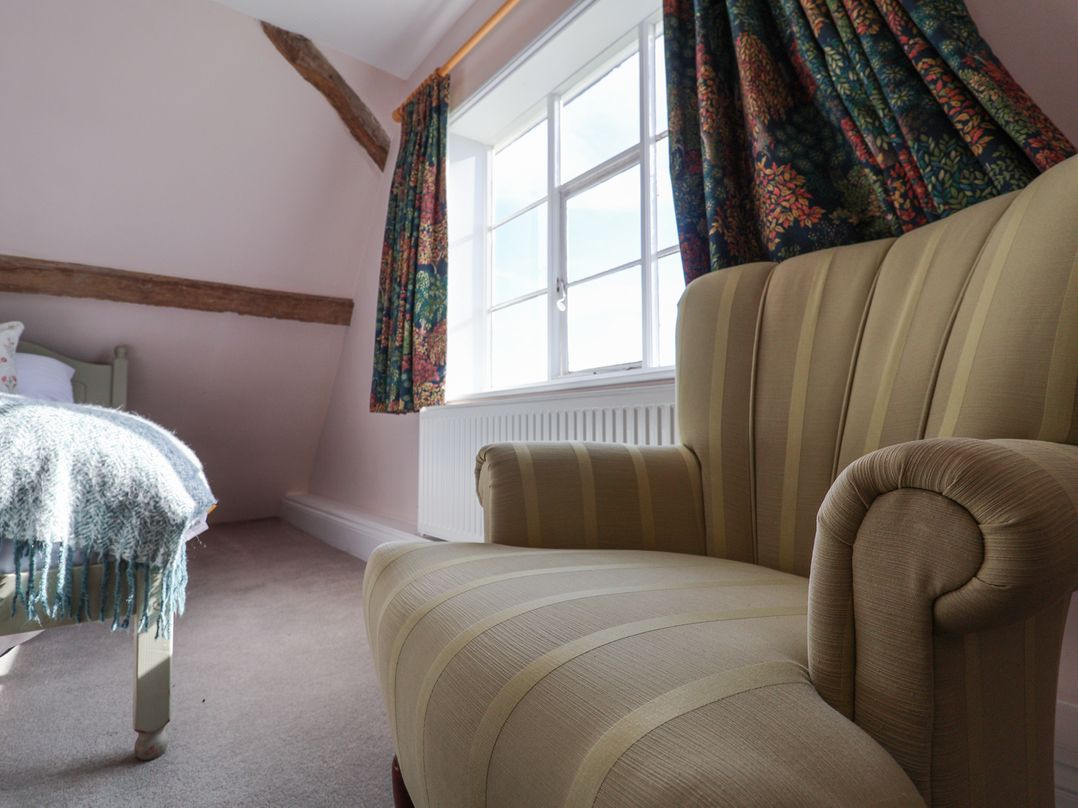 South Grange House - Sleep 16