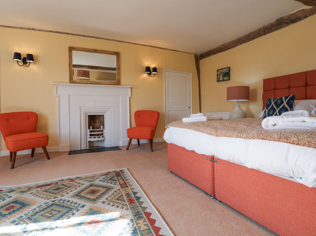 South Grange House - Sleep 16