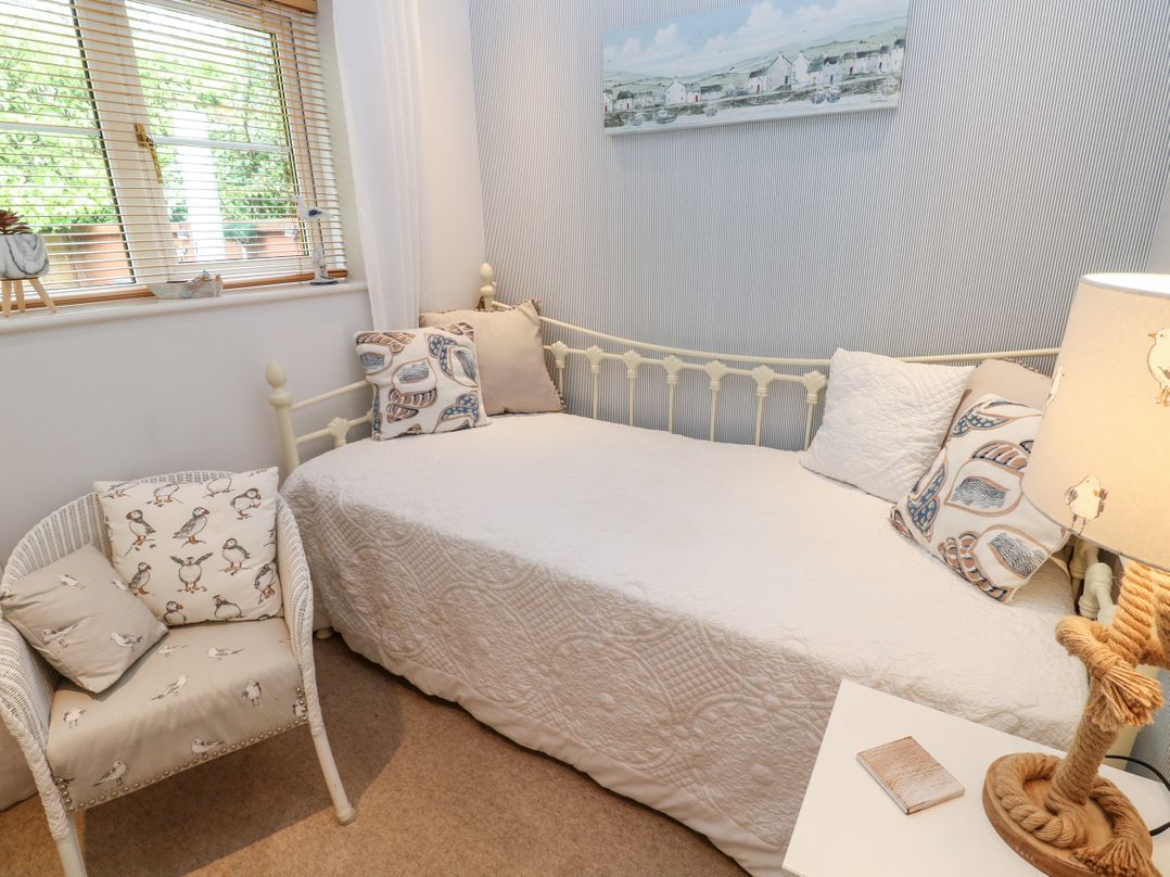 Number 10 Puffin Cottage