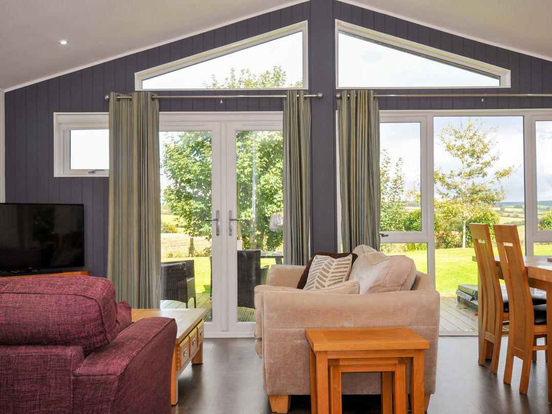 3 Horizon View