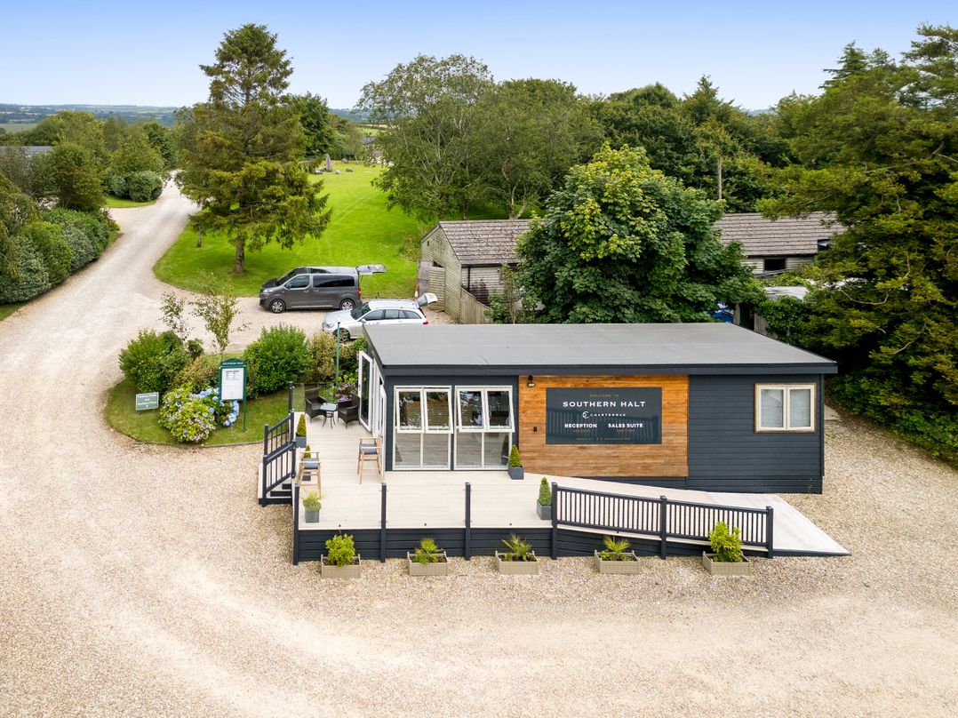 12 Meadow Retreat