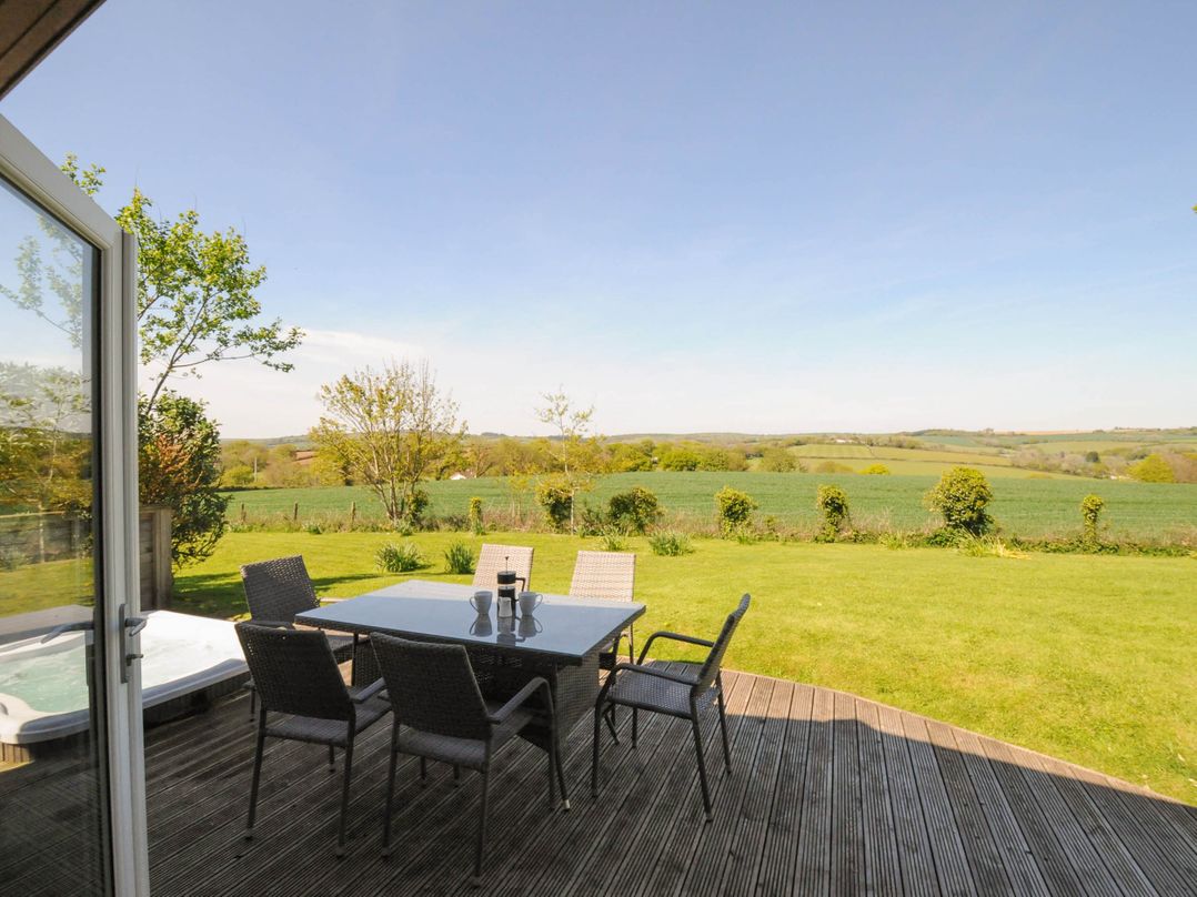 4 Horizon View