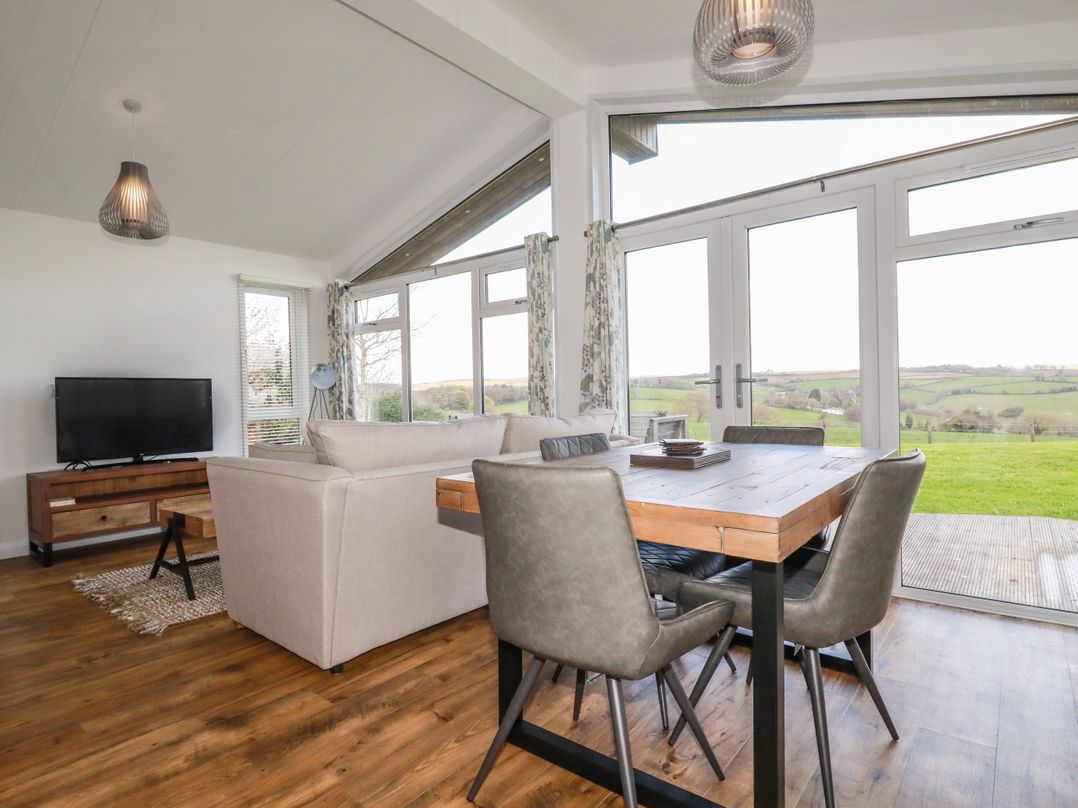 8 Horizon View