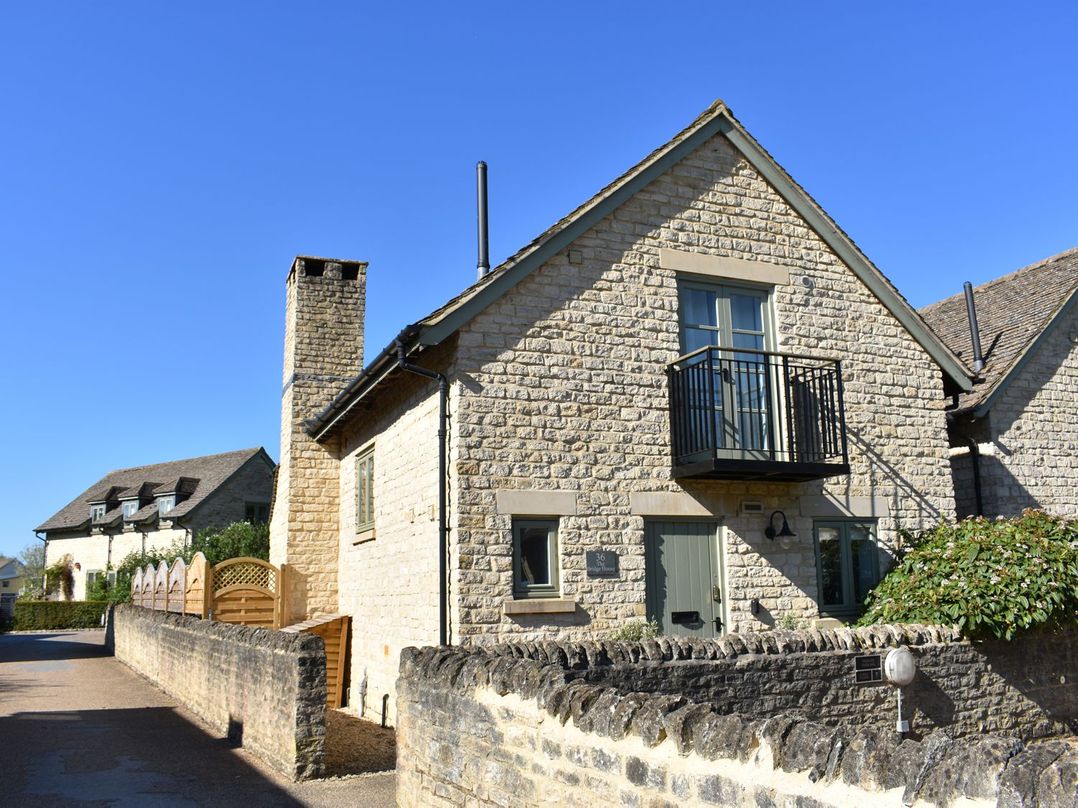 Bridge House, Somerford Keynes