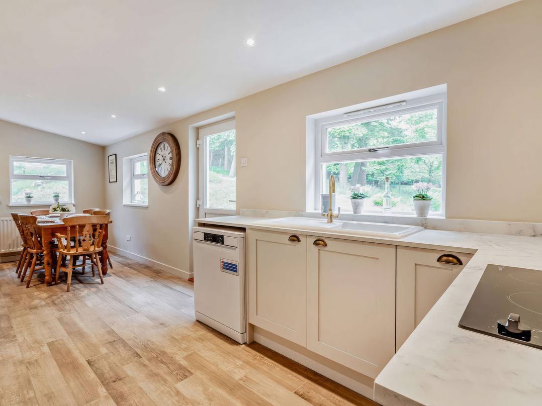 Upper Hillside Cottage