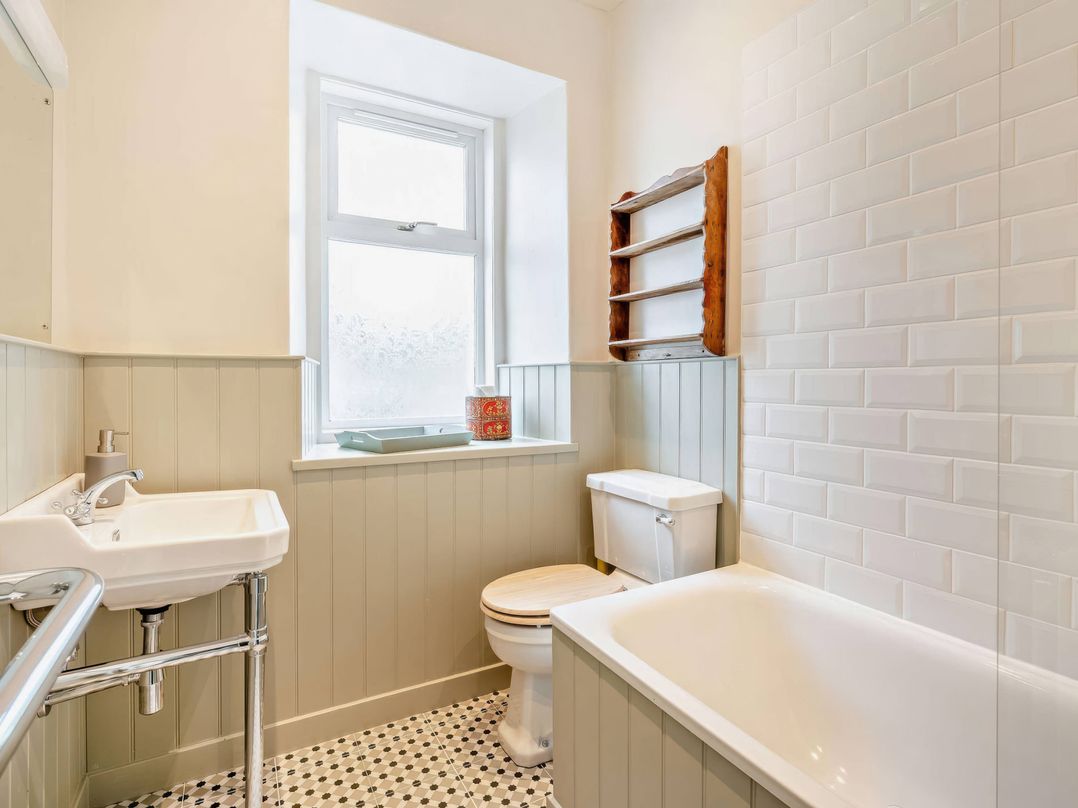 Upper Hillside Cottage