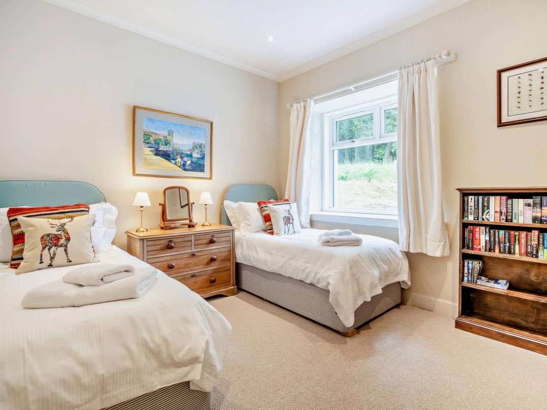 Upper Hillside Cottage