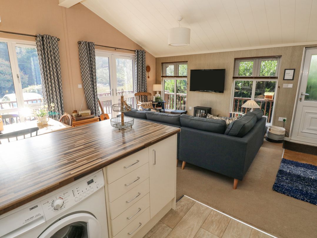 1 Hornbeam Lodge