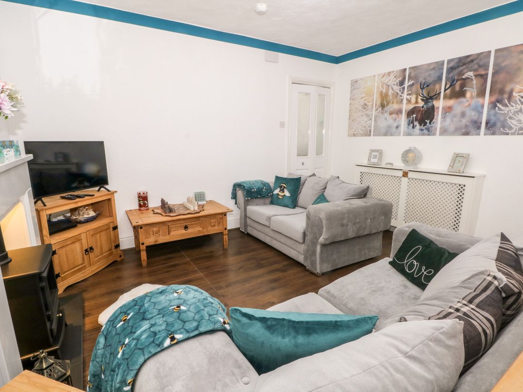 5 Woodside Avenue